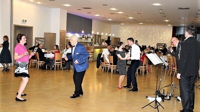 Foto: Zdeněk Mandelíček a Anička Mikešová Korbářová