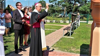Biskup Vlastimil Kročil požehnal nové kaple U Hvízdala