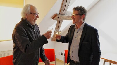 Teologická fakulta JU uspořádala 30. dubna 2024 k nadcházejícím narozeninám pana prof. Skalického komorní interní oslavu, které se zúčastnil i rektor JU prof. Ing. Pavel Kozák, Ph. D.; Foto: Kamila Horáková